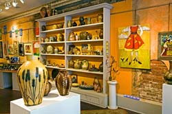 American-Folk-Art-Gallery,-Biltmore-Ave,-Asheville,-NC